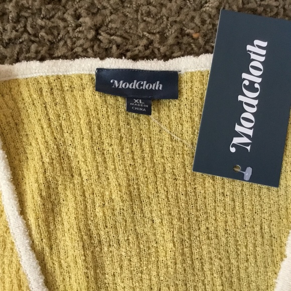 NWT! ModCloth Yellow Stretchy V-Neck Cardigan Sweater with White Trim-FAB! 🌼 - Picture 3 of 7